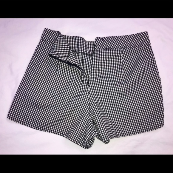 Checkered Shorts - Picture 2 of 2
